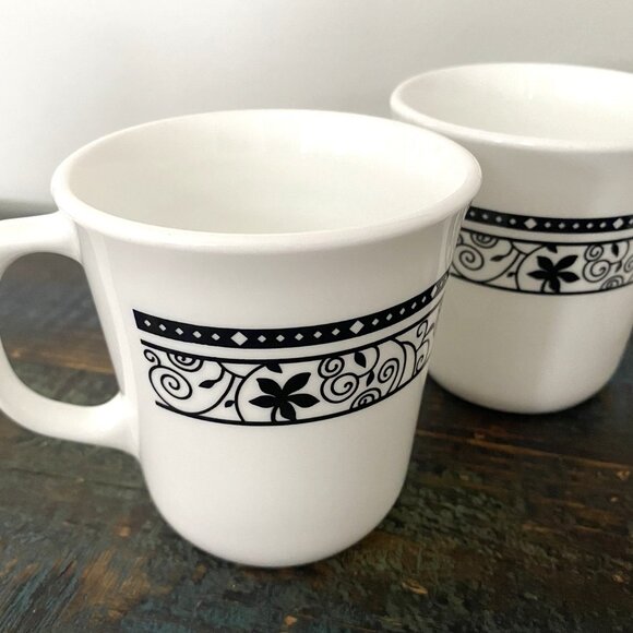 Set Of 4 Corning ware Corelle Mugs - Picture 3 of 7